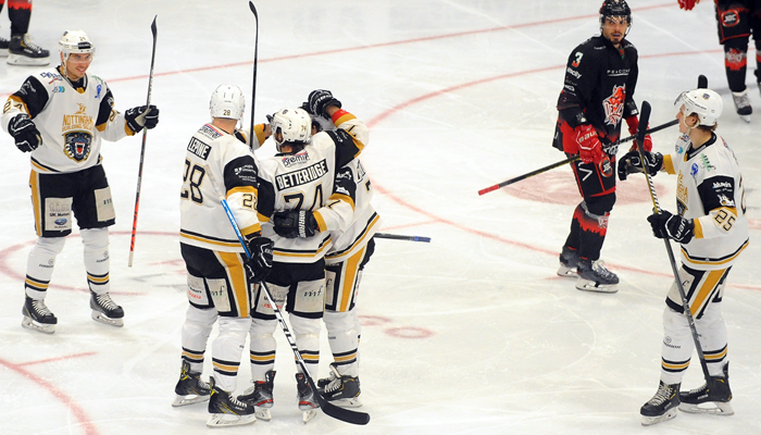 Panthers Level After 10 Goal Thriller